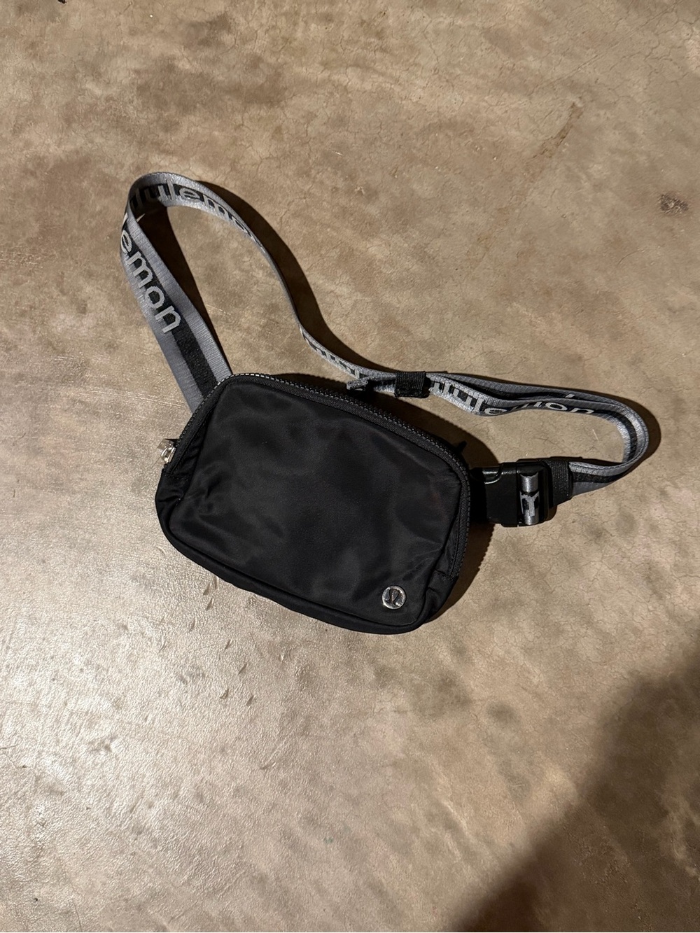 Lululemon Everywhere Crossbody Bag